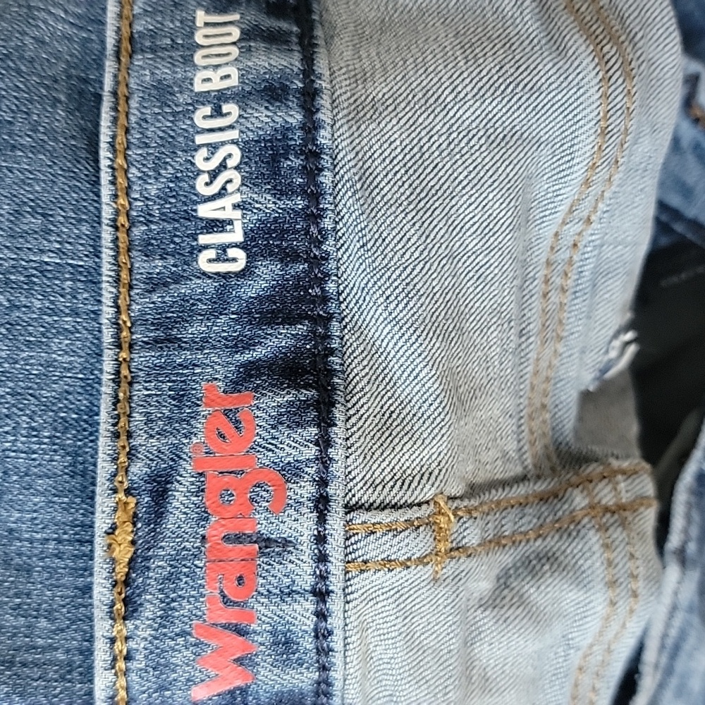WRANGLER Boy's Classic Boot Medium Wash Basic Casual Bootcut Denim‎ Jeans 16R - Picture 5 of 8